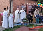 Biskup Radoš blagoslovio obnovljeno igralište Dječjeg vrtića svetog Nikole u Belici